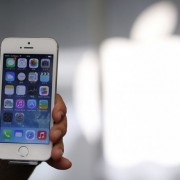 Naujoji „Apple“ operacinė sistema „iOS 7“: pirmieji vartotojo įspūdžiai