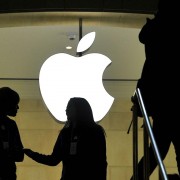 „Forbes“: „Apple“ ir vėl brangiausias prekinis ženklas pasaulyje
