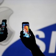 Japonijos teismas nusprendė: „Apple“ nepažeidžia „Samsung“ patentų