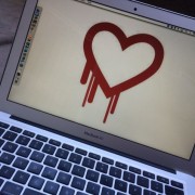 Nauja internetinio saugumo spraga „kraujuojanti širdis“ pavojinga interneto svetainėms, bet ne „Apple“ vartotojams