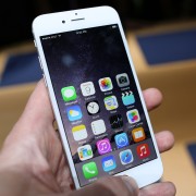 Didžiausių talpų „iPhone 6“ ir „iPhone 6 Plus“ modeliuose jau bus instaliuotos „iLife“ ir „iWork“ programos