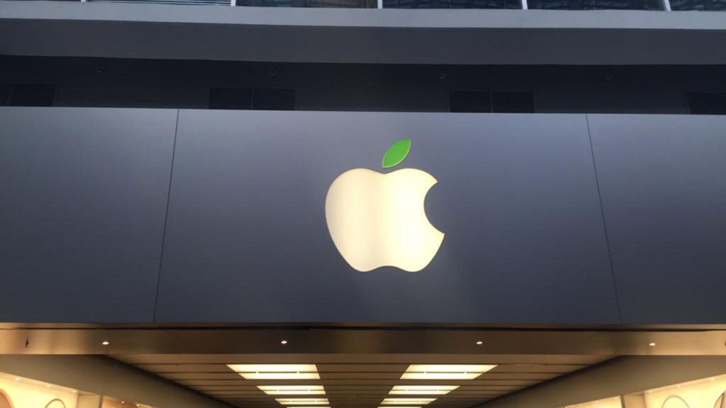 „Apple“ parduotuvės pasipuošė Žemės dienai