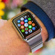 Sekantį „Apple Watch“ išvysime ne anksčiau kitų metų vidurio