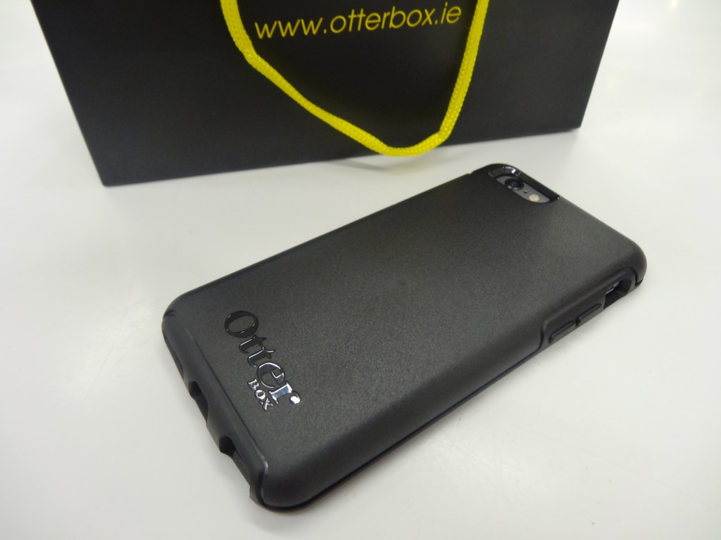 „OtterBox Symmetry“ dėklas, skirtas „iPhone 6“