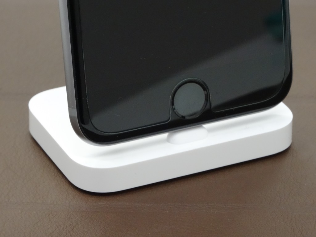 „iPhone Lightning Dock“ stovas: apžvalga