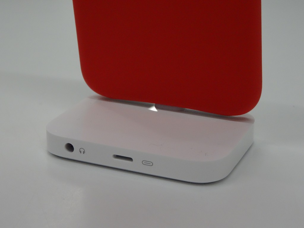 „iPhone Lightning Dock“ stovas: apžvalga