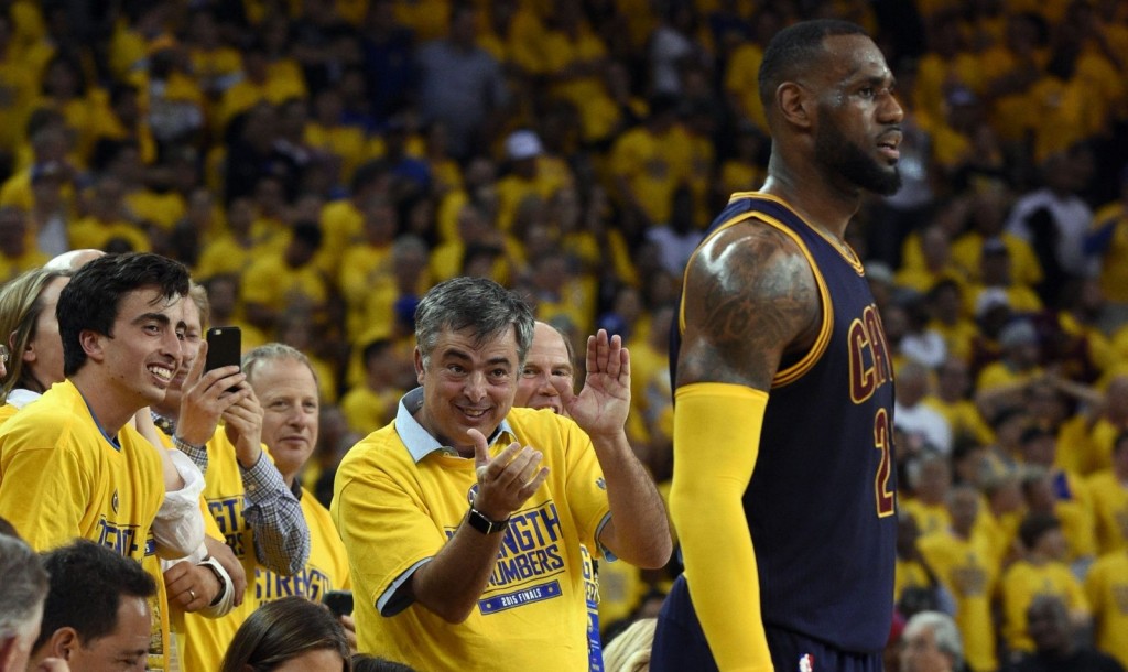 LeBron James ir Eddy Cue