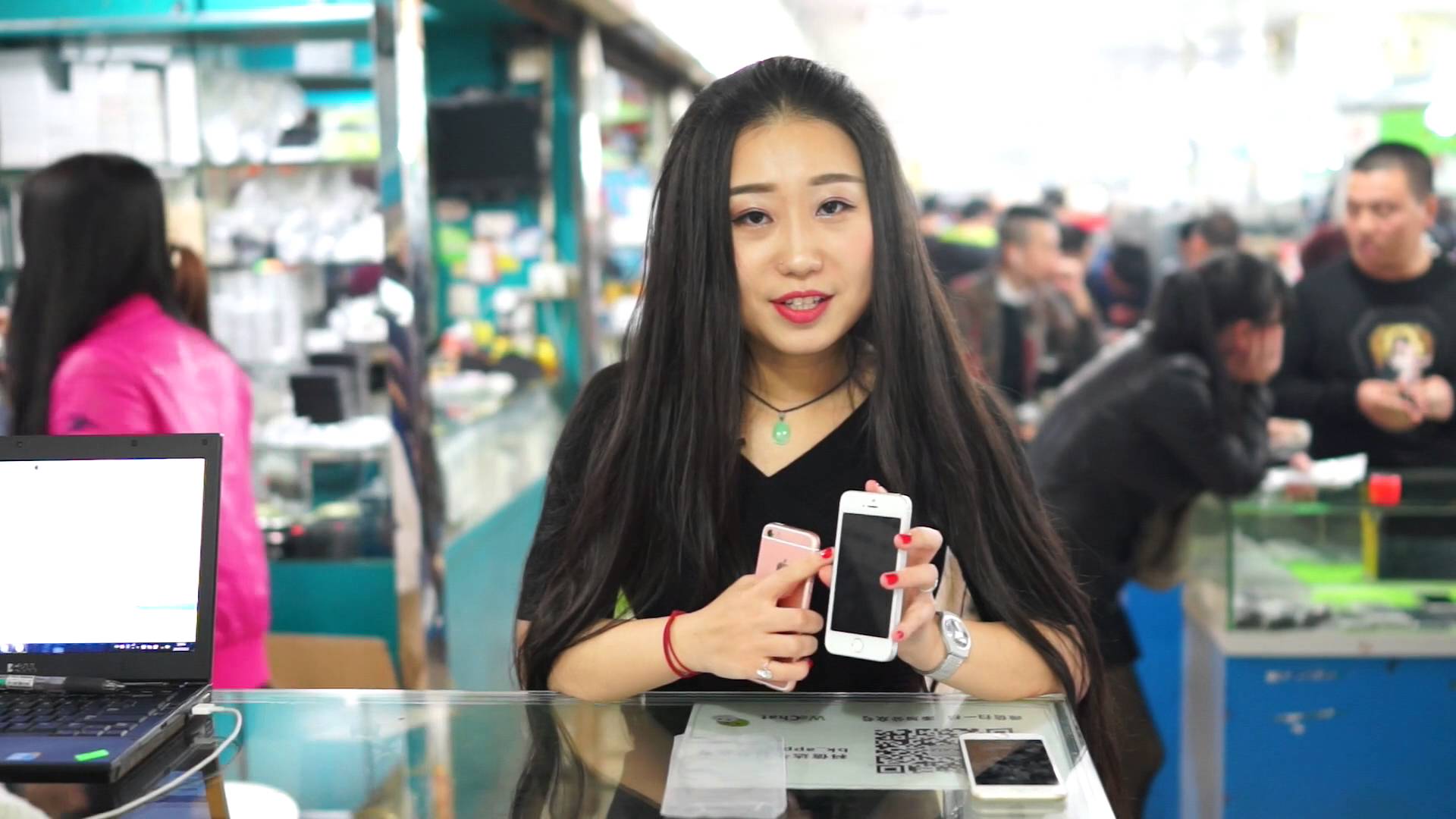 Kinijoje jau galima įsigyti dar neišleistą išmanųjį telefoną „iPhone SE“