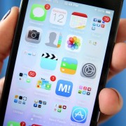 Oficialiai išleista operacinė sistema „iOS 7“