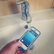 Vandeniui ir smūgiams atsparus „iPhone“ dėklas „LifeProof Fre“: apžvalga