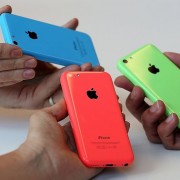 Kokios yra populiariausios „iPhone 5S“ ir „iPhone 5C“ spalvos?
