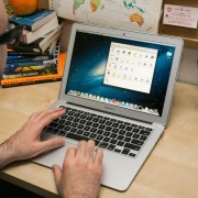 Gandas: „Apple“ išleis 12 colių įstrižainės ekraną turintį „MacBook Air“