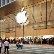 „Apple“ paskelbė ketvirčio finansinius rezultatus: kompanija ir toliau auga