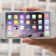 „iPhone 6 Plus“ vartotojai sunaudoja dvigubai daugiau mobilių duomenų už „iPhone 6“ vartotojus