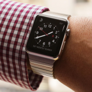 „Consumer Reports“ atliko „Apple Watch“ testą: braižė, skandino, matavo