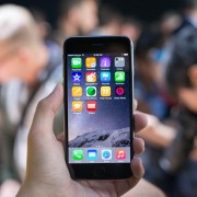 „Apple“ gali panaikinti 16 gigabaitų talpos „iPhone“ modelius