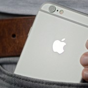 Naujas „Apple“ patentas gali leisti paslėpti „iPhone 6S“ antenų išpjovimus