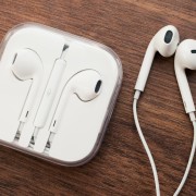 „iPhone 7“ ausinės nepasižymės triukšmo slopinimo technologija?
