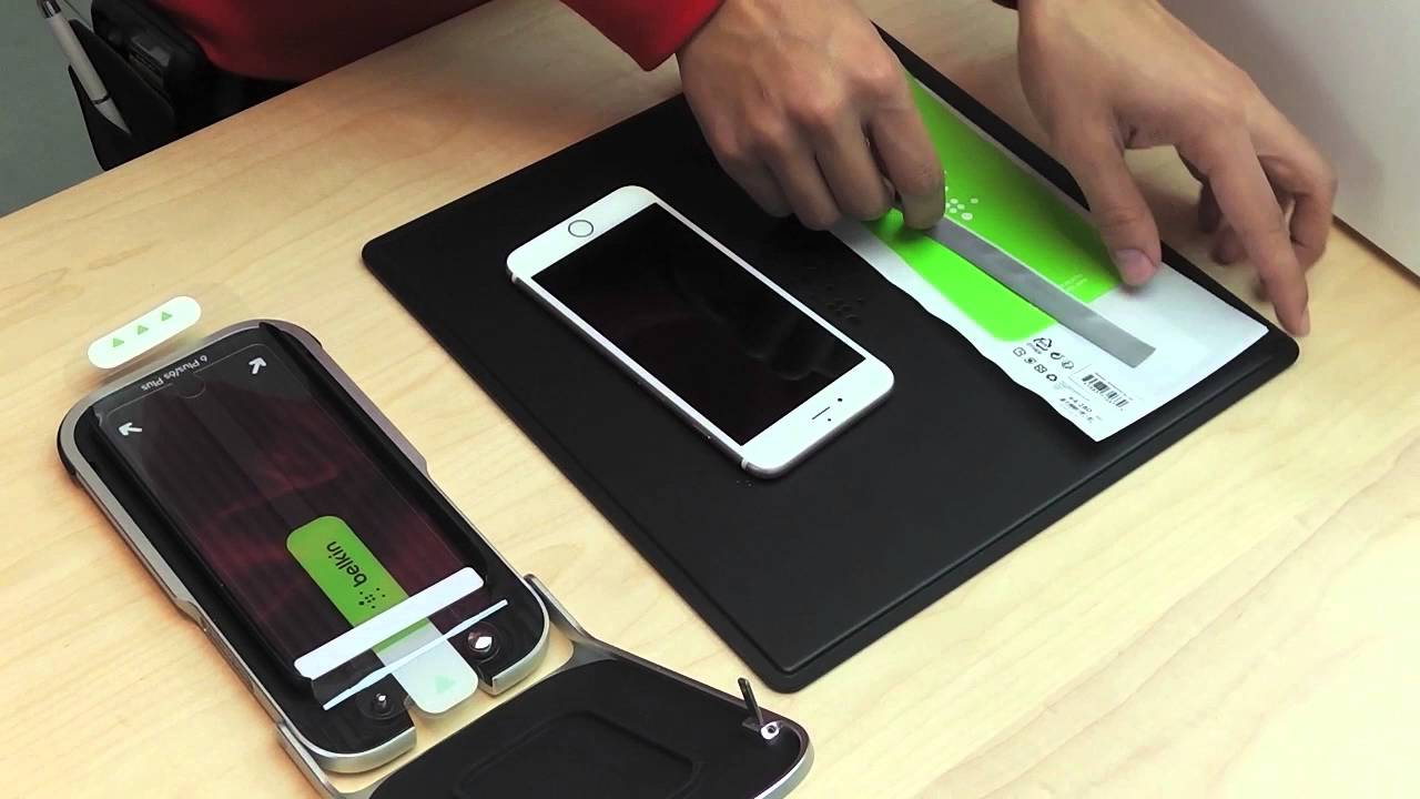 „Apple“ savo parduotuvėse ant telefonų pradės klijuoti plėveles