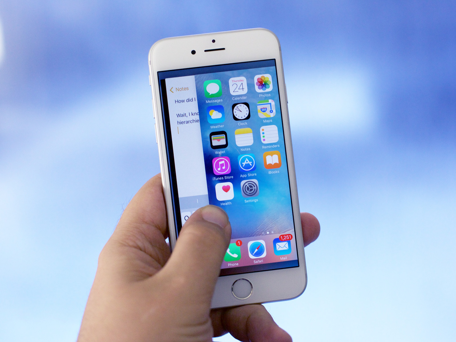 „Apple“ viceprezidentas patvirtino: aplikacijų uždarymas neprailgina baterijos veikimo laiko